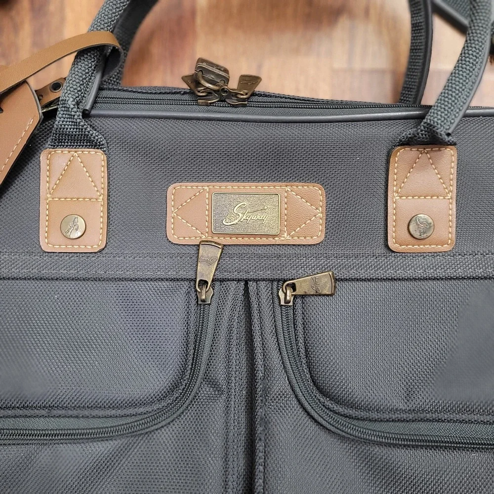 Skyway Nylon‎ Travel Garment Bag Weekender Shoulder Strap Carry On
